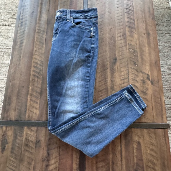 Ladies Silver Jeans Co, Midrise Suki Skinny Jeans. Size 30 - Picture 7 of 12